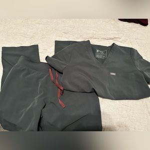 Figs size small gray scrubs